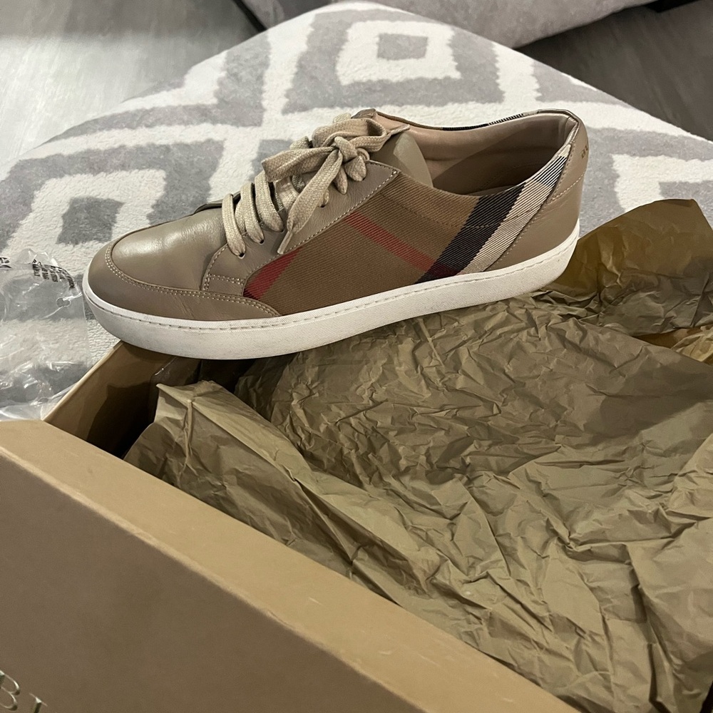 Burberry women’s shoes